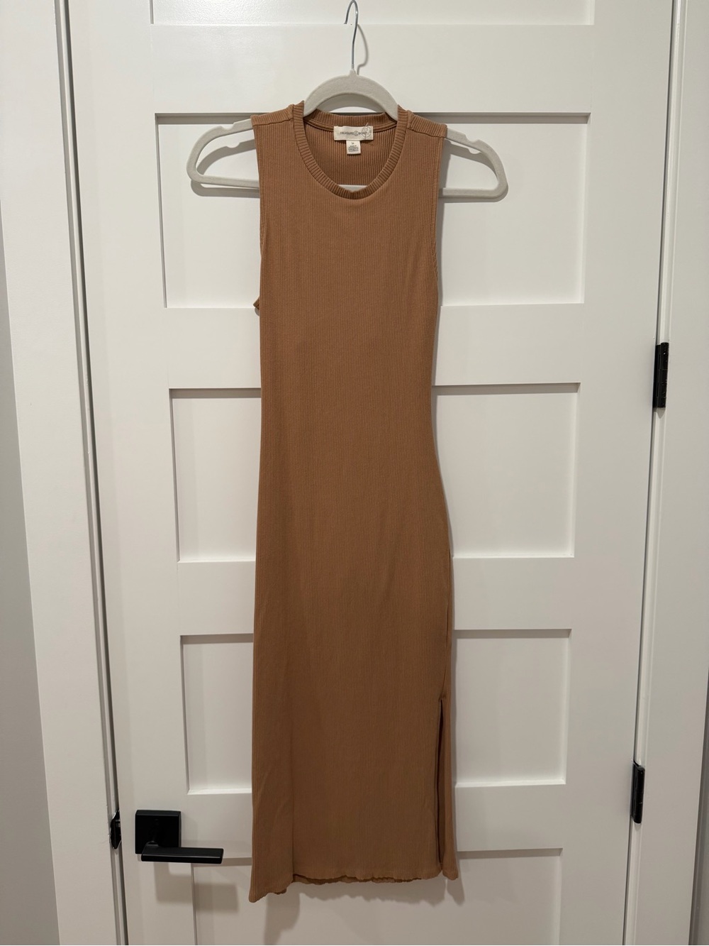 Women's Sleeveless Ribbed Midi Dress - Camel